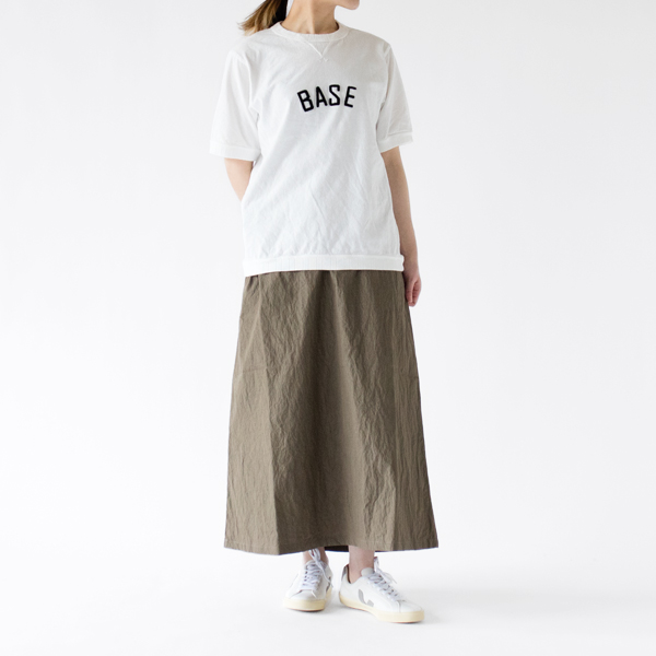 KHAKI(モデル身長 162cm)