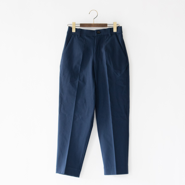 メリルハイテンション テーパードパンツ（NAVY）