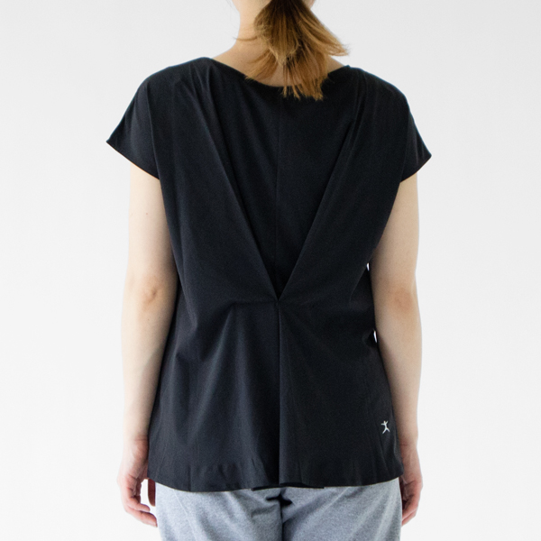 Mサイズ着用、モデル身長:162cm Mサイズ着用、モデル身長:162cm