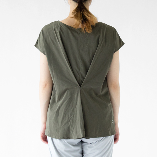 Mサイズ着用、モデル身長：162cm