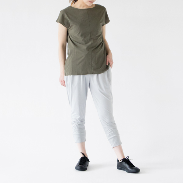 Mサイズ着用、モデル身長：162cm