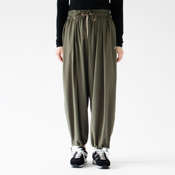 Mサイズ着用、モデル身長:162cm Mサイズ着用、モデル身長:162cm