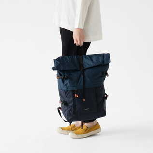 SANDQVIST 花柄 リュック　レザー　バックパック　アウトドア　約20L SANDQVISTサンドクヴィストリュックバックパック