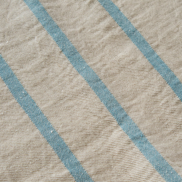 緯糸は染められていないリネンを使用(linen blue)