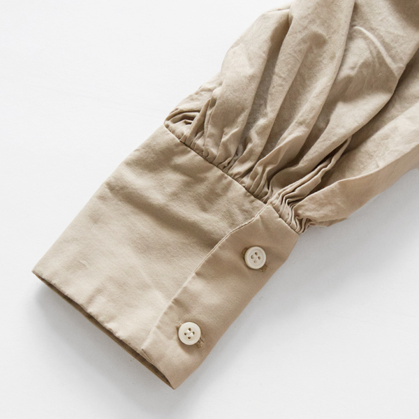 ギャザーがたっぷりの袖口 ギャザーがたっぷりの袖口