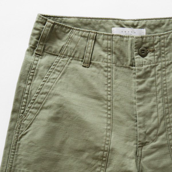 大きなポケットもデザインアクセントに 大きなポケットもデザインアクセントに