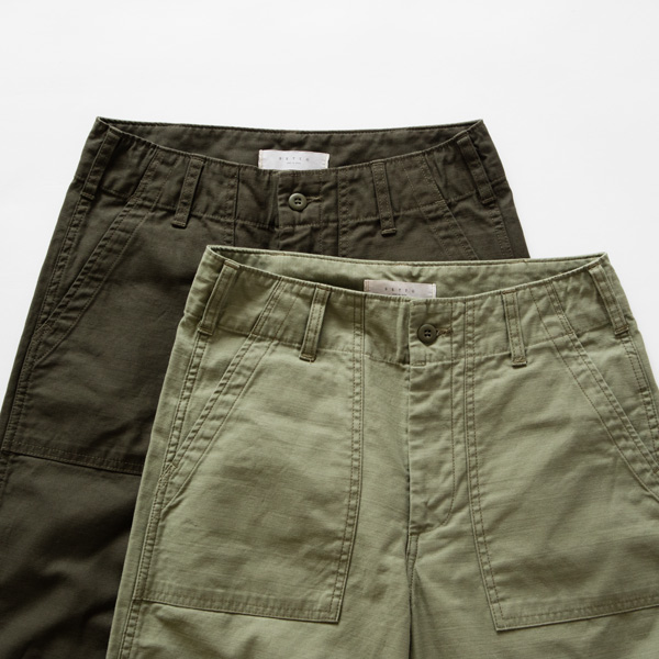 下:DARK OLIVE、上:OLIVE 下:DARK OLIVE、上:OLIVE