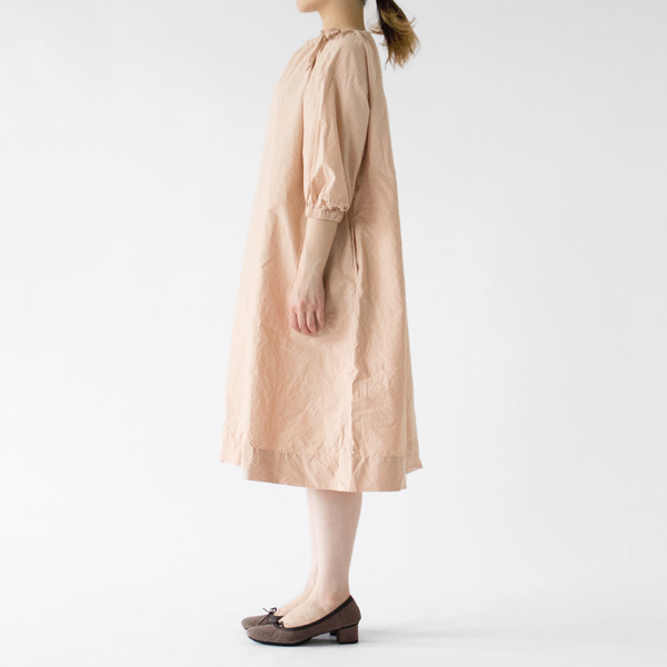 Beige（モデル身長：162cm）
