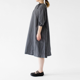 ギャザースモックドレス／Yarmo（ヤーモ）｜愛着を持ってずっと