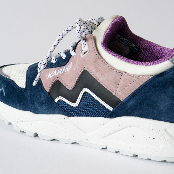 北欧らしい配色に現代的なデザイン