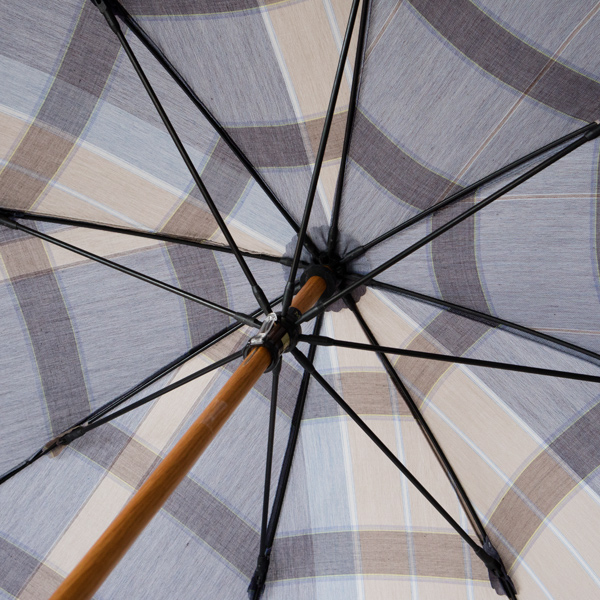 軽くて丈夫なファイバー素材