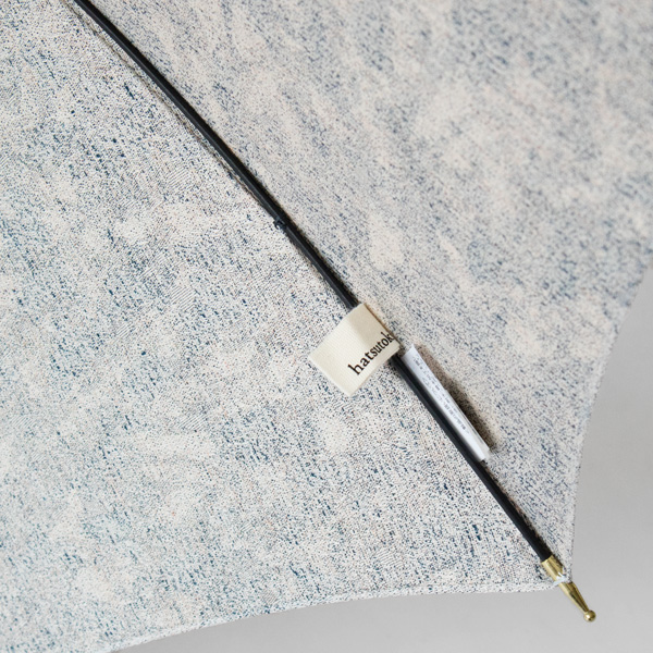 「ジャガード」と呼ばれる複雑な織模様（FOREST）