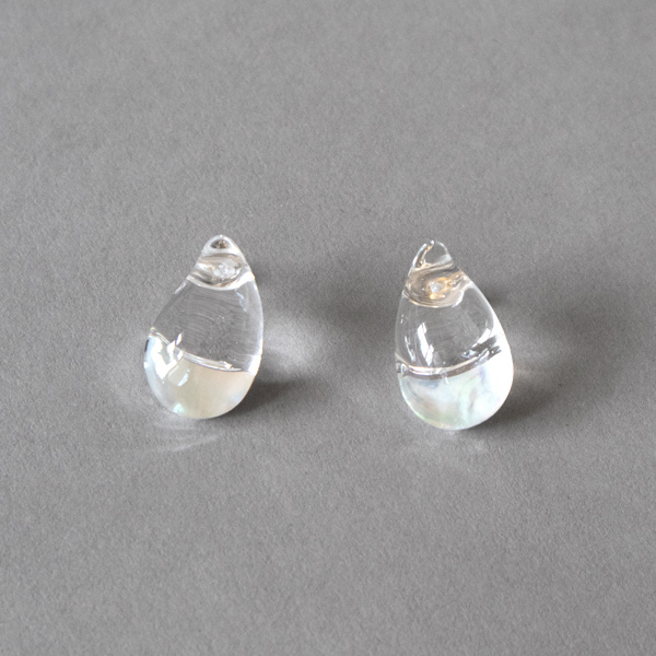 【受発注】 K10 ツキノシズクピアス