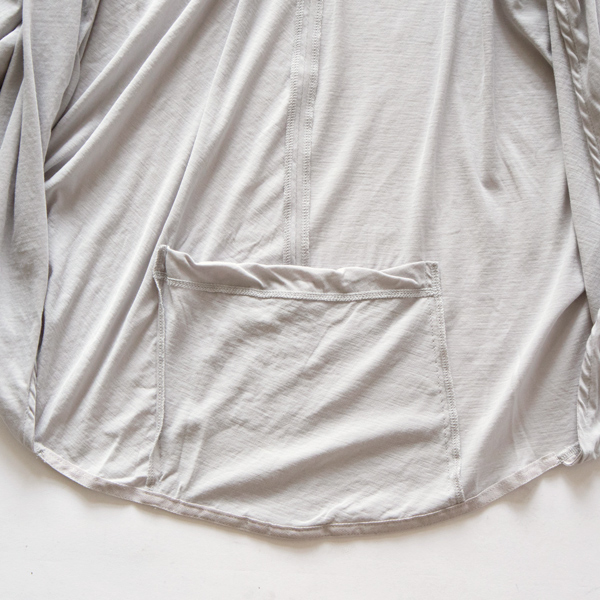 カーディガンが収納できるポケット(LIGHT GREY)