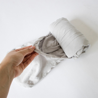 小さく折りたたんで内側のポケットへ(LIGHT GREY) 小さく折りたたんで内側のポケットへ(LIGHT GREY)