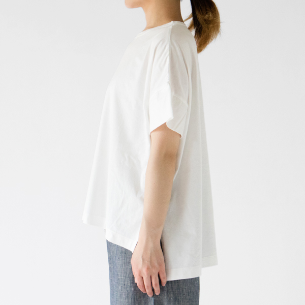 OFF WHITE(モデル身長：162cm)