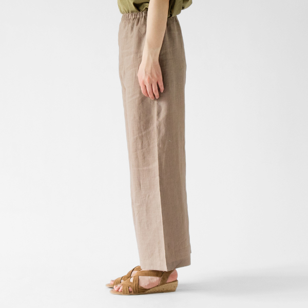 BEIGE(モデル身長：162cm)