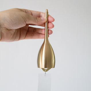 能作　風鈴　スリム　ゴールド　風鈴スタンド　セット 風鈴 スリム ゴールド／能作（のうさく）｜愛着を持ってずっと使いたい