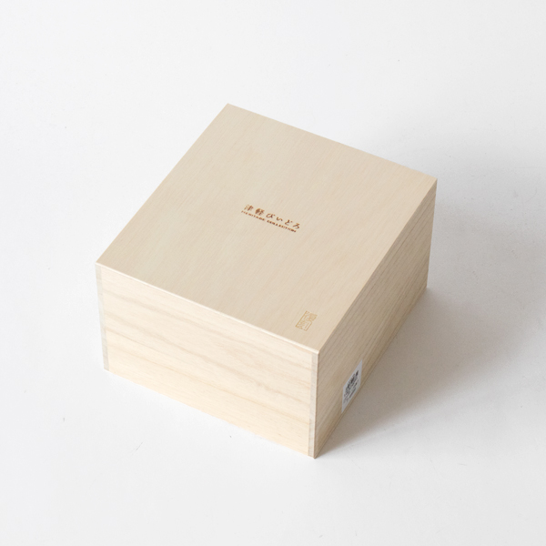 ギフトにもぴったりな木箱入り ギフトにもぴったりな木箱入り