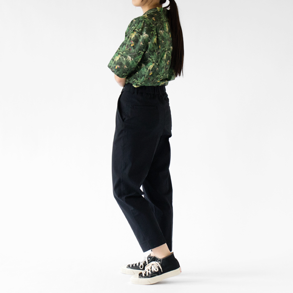BLACK（モデル身長：163cm）