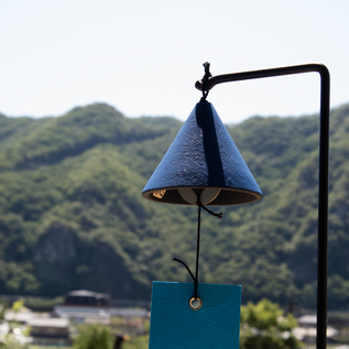 風鈴 吊り風鈴（卓上型風鈴）／鋳心ノ工房(チュウシンコウボウ)｜愛着