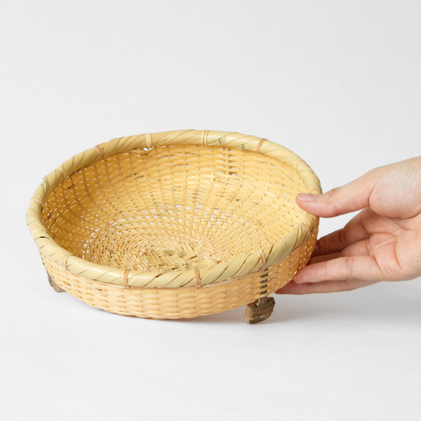 深さがあるので、量をちょっと多くしたり、そうめんやうどんに使ったりと、冷たい麺を食べる時には種類問わず活躍してくれます。