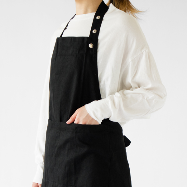 モデル身長：162cm（BLACK）