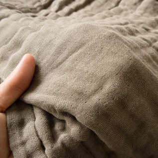 特有の柔らかさで肌への刺激も少ないので安心(Clay) 特有の柔らかさで肌への刺激も少ないので安心(Clay)
