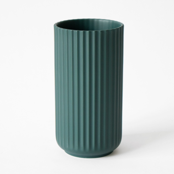 フラワーベース LYNGBY VASE(グリーン H20cm)、マットな質感