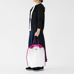 PINK×WHITE(モデル身長162cm) PINK×WHITE(モデル身長162cm)