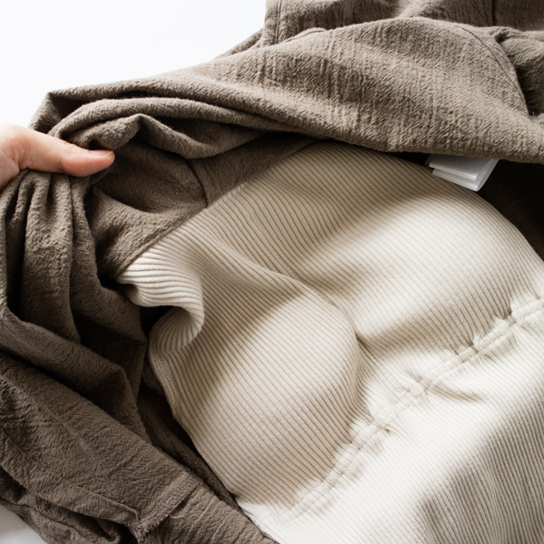 カップ付きのインナー(BEIGE)