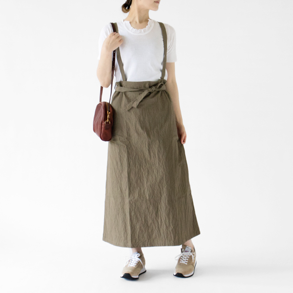 WHITE SIZE1（モデル身長：162cm）