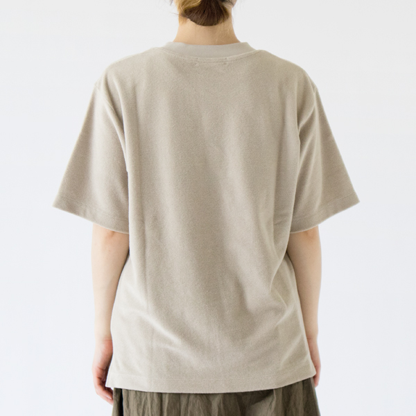 背面（WALL GREY、モデル身長：162cm）