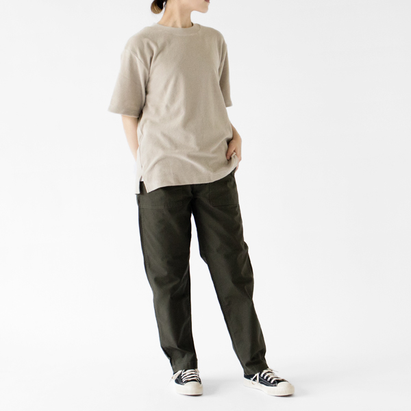 着用イメージ（WALL GREY、モデル身長：162cm）