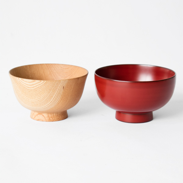 左：仕上げ前、右：真塗り　赤