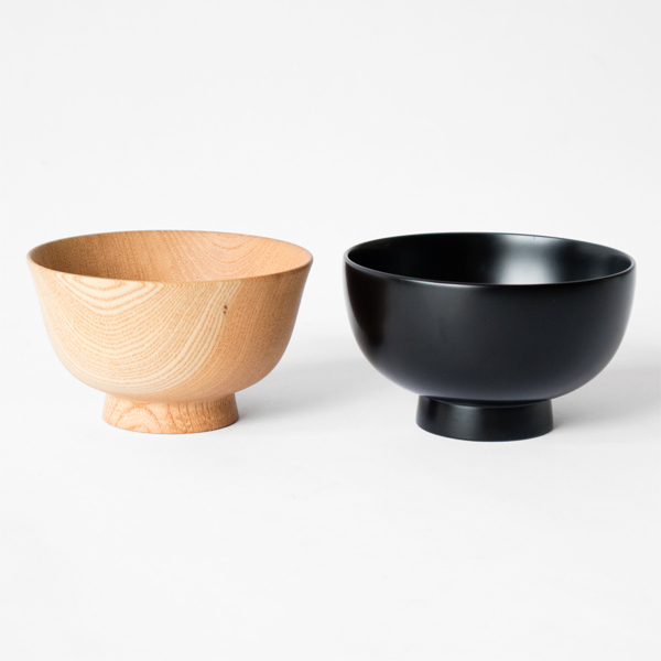 左：仕上げ前、右：真塗り　黒