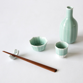 鍋島青磁 酒器セット／KOSEN（コセン）｜愛着を持ってずっと使いたい