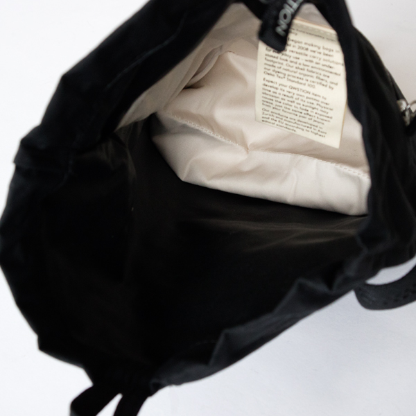 入れやすい大きい開き口(BLACK)