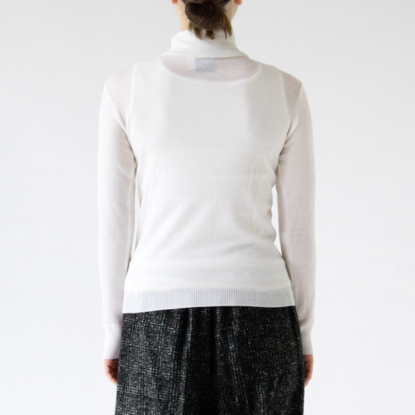 モデル身長:162cm(着用サイズ:XS、カラー:Blanc) モデル身長:162cm(着用サイズ:XS、カラー:Blanc)