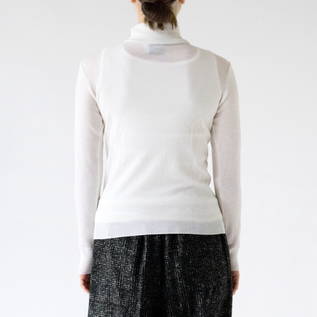 モデル身長:162cm(着用サイズ:XS、カラー:Blanc) モデル身長:162cm(着用サイズ:XS、カラー:Blanc)