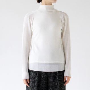 モデル身長:162cm(着用サイズ:S、カラー:Blanc) モデル身長:162cm(着用サイズ:S、カラー:Blanc)