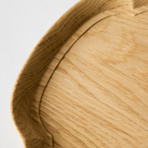 天然素材のため、木目や色合いは一点一点異なります(長木瓜盆・クリ) 天然素材のため、木目や色合いは一点一点異なります(長木瓜盆・クリ)