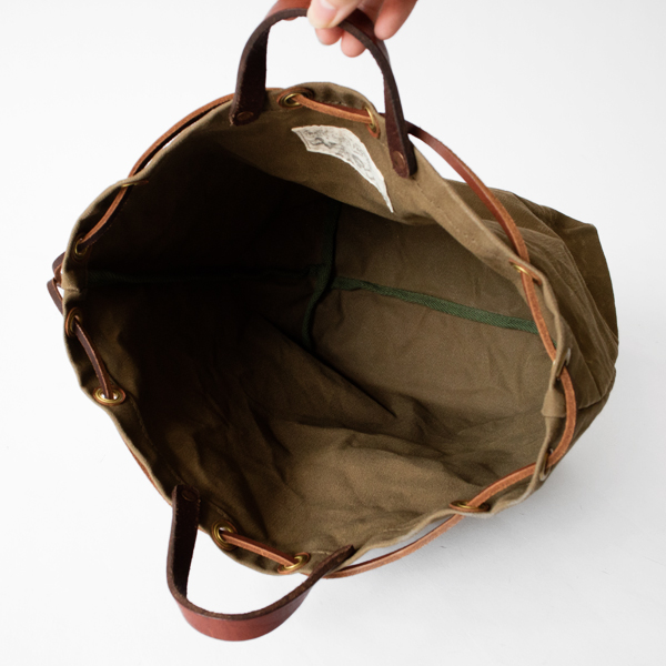 しっかりと荷物が入ります(OLIVE DRAB) しっかりと荷物が入ります(OLIVE DRAB)