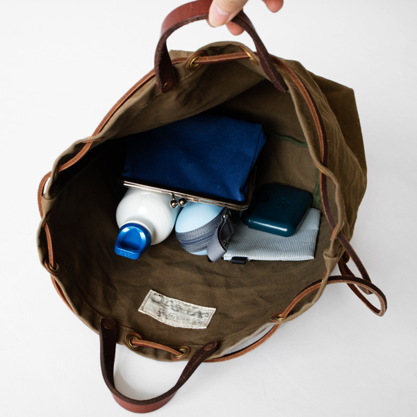 荷物を入れた様子(OLIVE DRAB) 荷物を入れた様子(OLIVE DRAB)