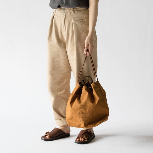 モデル身長156cm(KHAKI) モデル身長156cm(KHAKI)