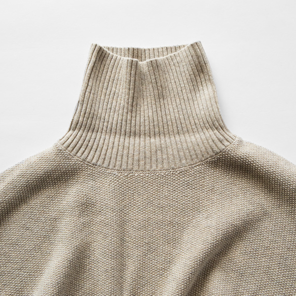 ハイネック部分(BEIGE)