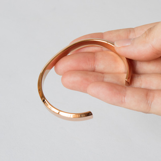 バングル ICON／SKULTUNA（スクルツナ）｜愛着を持ってずっと使いたい