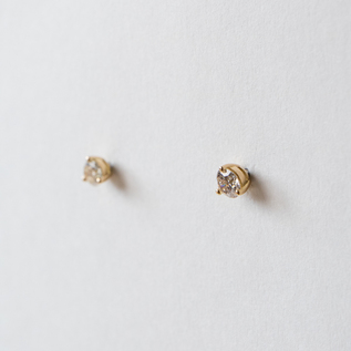 BESPOKE CATCHLESS EARIINGS DIAMOND GRACE