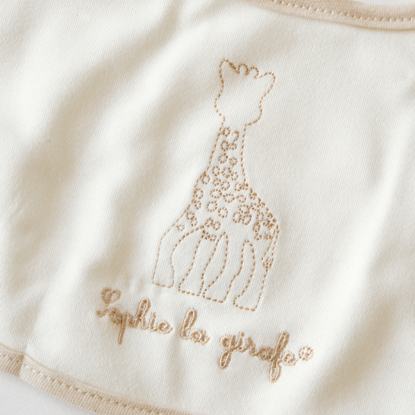 ソフィーが刺繍されています（スタイ）