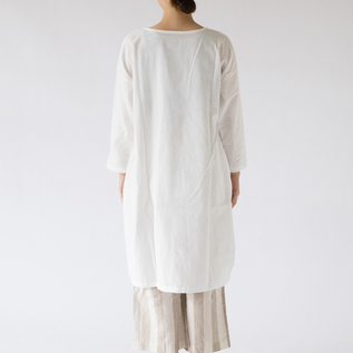 WHITE(モデル身長:162cm) WHITE(モデル身長:162cm)